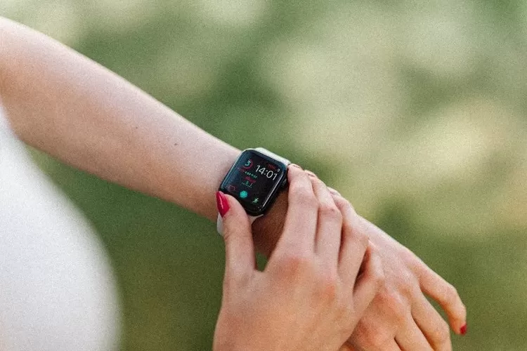 Smartwatch Terbaik Tahun 2023 yang Wajib Kamu Pertimbangkan